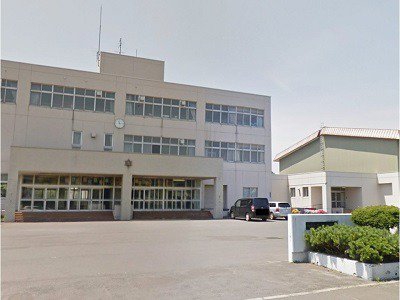 石狩市立花川中学校
徒歩39分（3100m）
